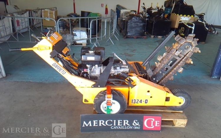 GENERIQUE TRANCHEUSE SOLS HYDRAULIQUE JAUNE TRA010192