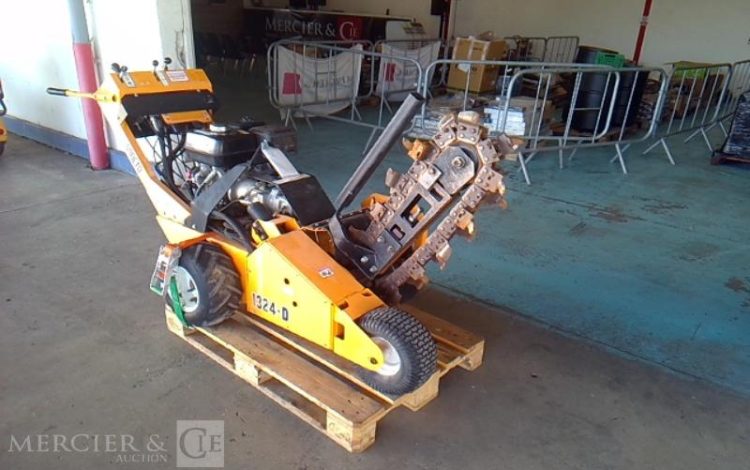 GENERIQUE TRANCHEUSE SOLS HYDRAULIQUE JAUNE TRA010192