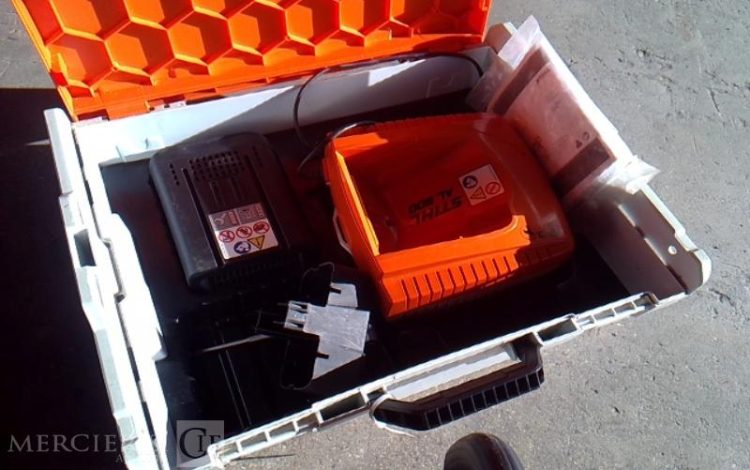 GENERIQUE TRONCONNEUSE BATTERIE 35CM ORA TRO010057