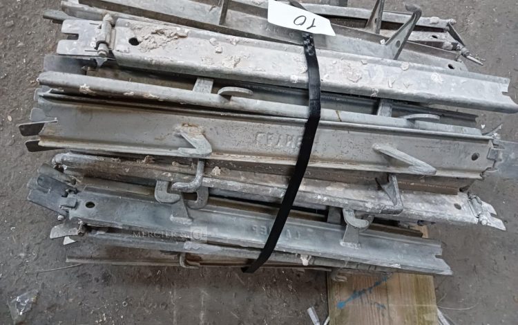 Autre Lot de 50 potelets de garde-corps Layer en acier galvanisé, destinés à la sécuri  10