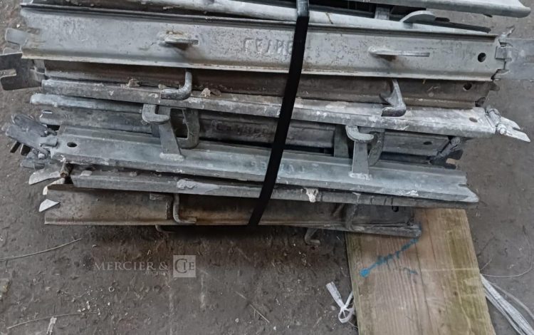 Autre Lot de 50 potelets de garde-corps Layer en acier galvanisé, destinés à la sécuri  10