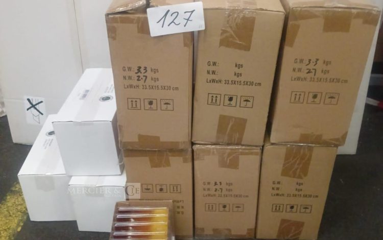 Autre Lot de 36 pièces comprenant des projecteurs halogènes IP54 pour éclairage extéri  130