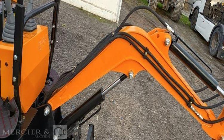 HIGHTOP MICROPELLE HT10 SUR CHENILLES DIESEL 1T – ANNEE 2025 – MATERIEL NEUF  1282HT10