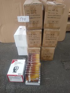 Autre Lot de 24 pièces comprenant des projecteurs halogènes GO/ON! en boîtes dorigine  143