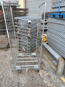 Autre Lot de 10 chariots grillage à roulettes  de 70cm x 80cm  17