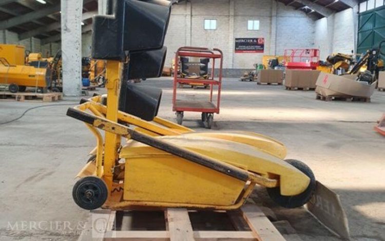 LACROIX MILLENIUM FC15  FEU010412