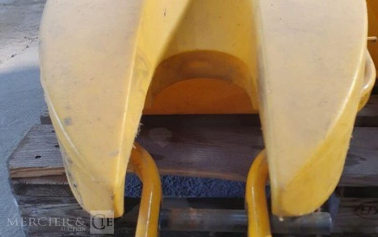 LACROIX MILLENIUM FC15  FEU010452