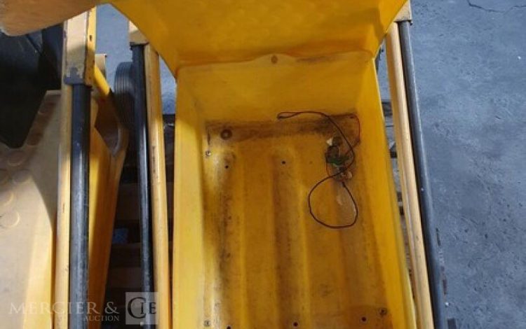 LACROIX MILLENIUM FC15  FEU010452