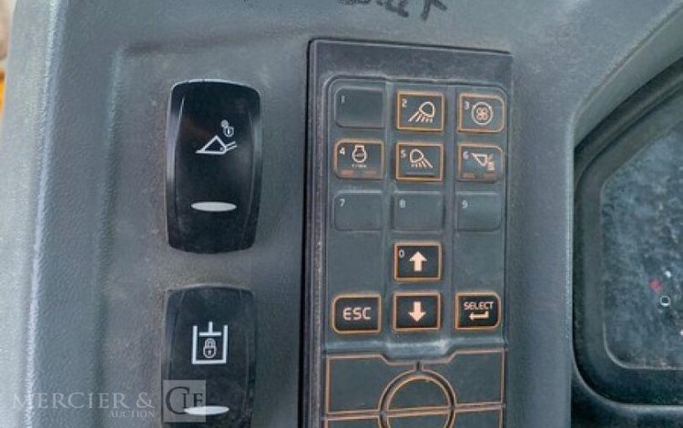 VOLVO L30G  KUB010158