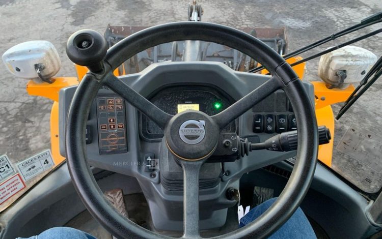 VOLVO L30G  KUB010158