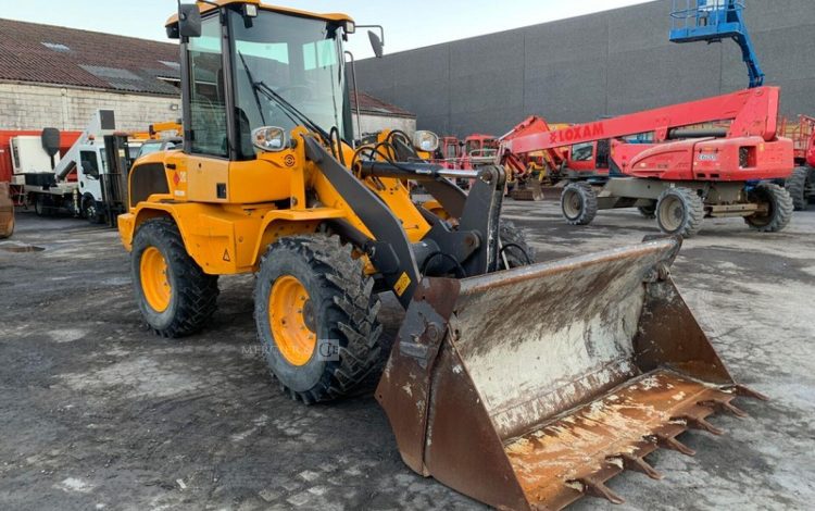 VOLVO L30G  KUB010158