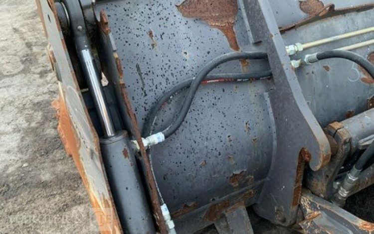 VOLVO L30G  KUB010158