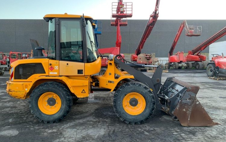 VOLVO L30G  KUB010158