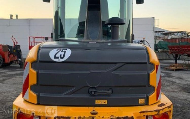 VOLVO L30G  KUB010158