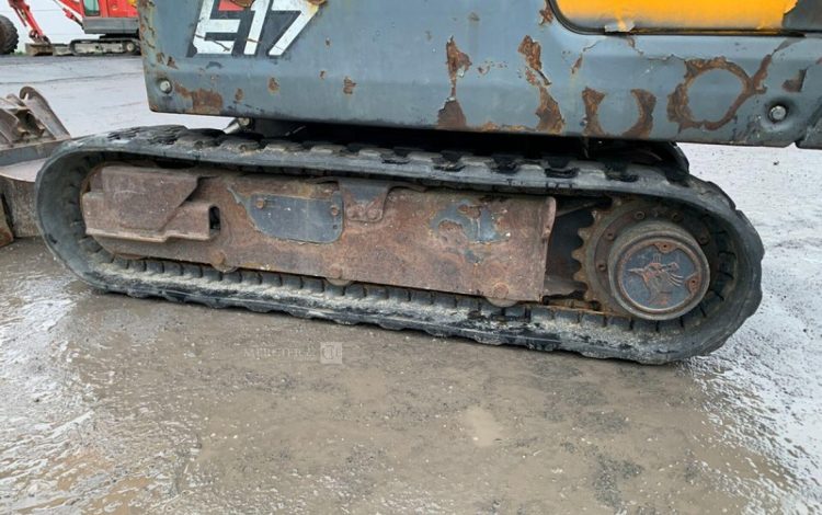 BOBCAT E17  PEL010297