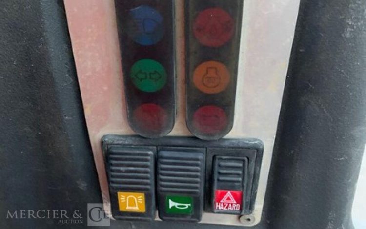 AUSA D100 AHA  DUM010042