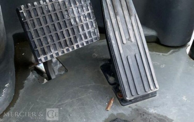 AUSA D100 AHA  DUM010042