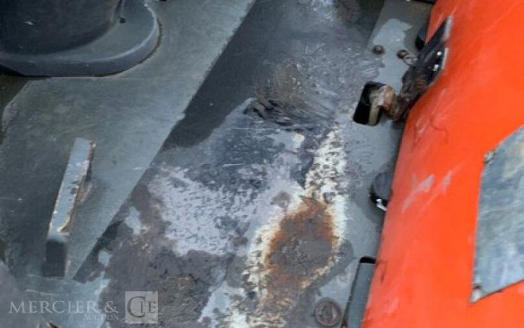 AUSA D100 AHA  DUM010042