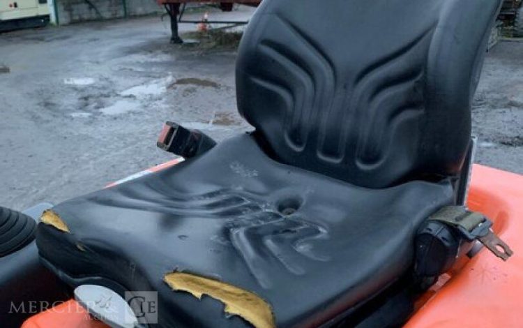 AUSA D100 AHA  DUM010042