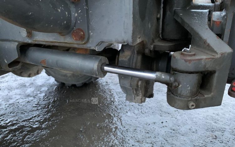 AUSA D100 AHA  DUM010042