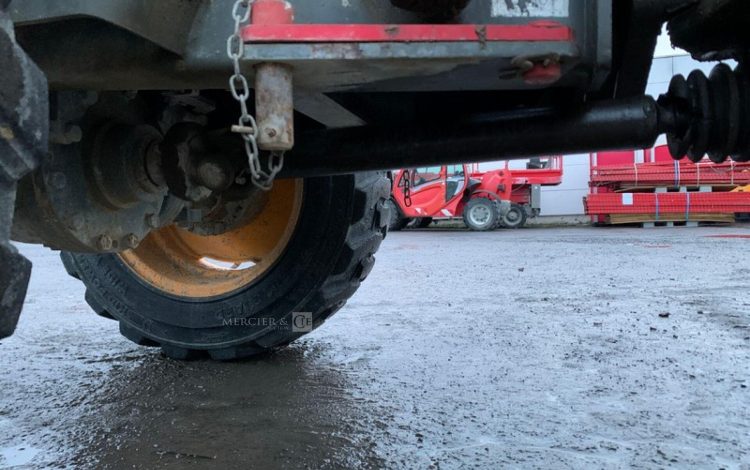 AUSA D100 AHA  DUM010042