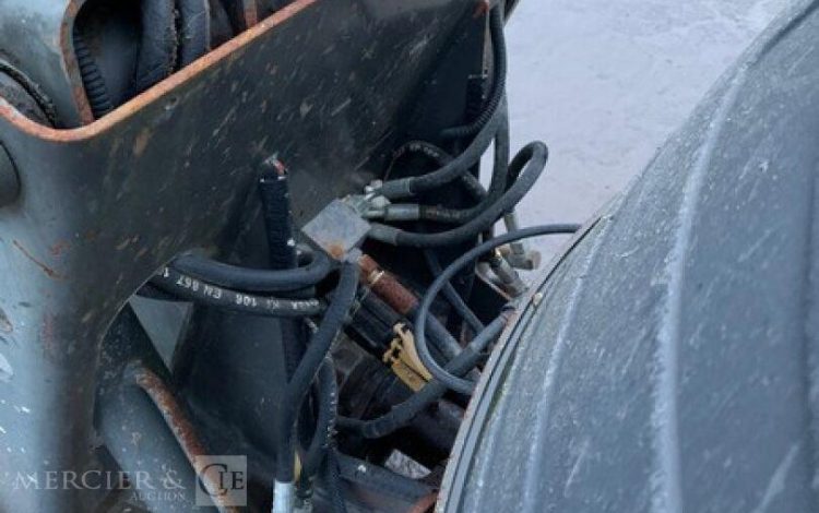 AUSA D100 AHA  DUM010042