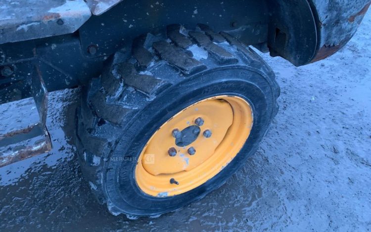 AUSA D100 AHA  DUM010042