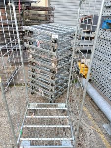 Autre Lot de 10 chariots grillage à roulettes  de 70cm x 80cm  18