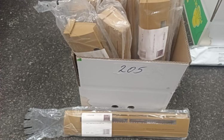 Autre Lot de  20 entrée dair hygroréglable idéale pour les besoins acoustiques , marq  207