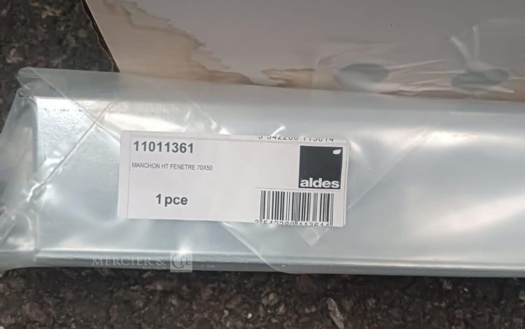 Autre Lot 20 manchon HT Fenêtre de 70x50cm marque ALDES  209
