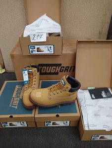 Autre Lot de 10 paires de chaussures de sécurité ToughGrit  Taille 9 (43)  219
