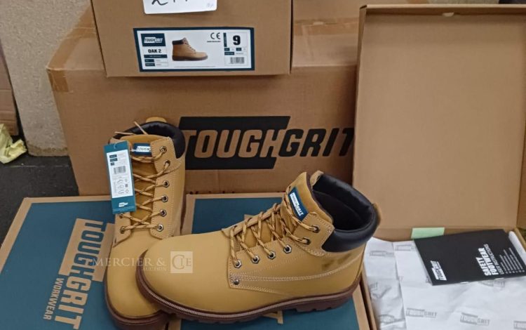 Autre Lot de 10 paires de chaussures de sécurité ToughGrit  Taille 9 (43)  219