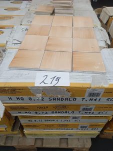 Autre Lot d&rsquo;environ 21,6m2 de carrelage de 10cm x10cm , couleur SANDALO  221