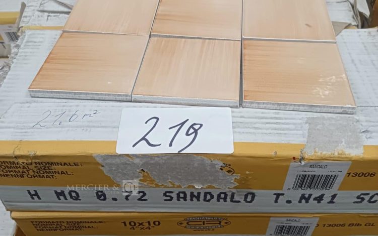 Autre Lot d&rsquo;environ 21,6m2 de carrelage de 10cm x10cm , couleur SANDALO  221