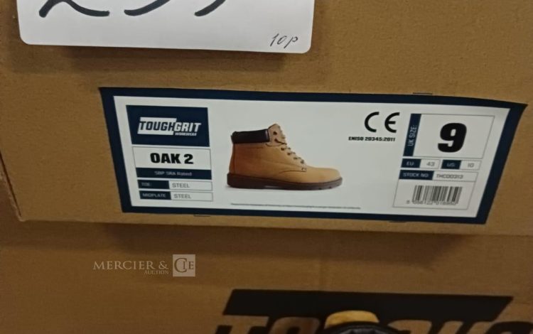Autre Lot de 10 paires de chaussures de sécurité ToughGrit  Taille 9 (43)  241
