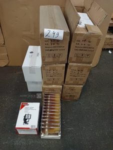 Autre Lot comprenant 24 projecteur halogène en aluminium (modèle GO/ON) accompagné de  251