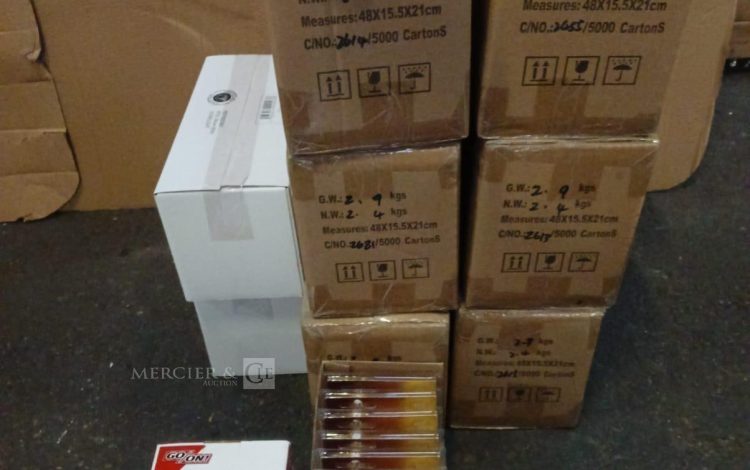 Autre Lot comprenant 24 projecteur halogène en aluminium (modèle GO/ON) accompagné de  260