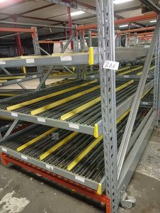 Autre Lot de 2 paires de rayonnages dynamiques , chaque rayonnage à 170cm x220cm , hau  287