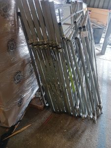 Autre Lot de 17 gardes de corps pour échafaudage différentes tailles  299