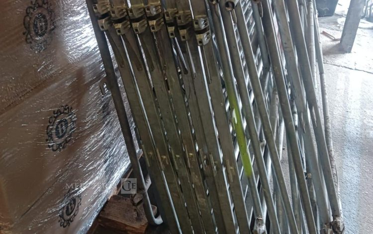 Autre Lot de 17 gardes de corps pour échafaudage différentes tailles  299