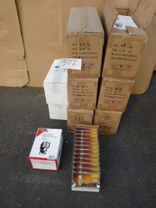 Autre Lot de 24 pièces comprenant des projecteurs halogènes IP54 pour éclairage extéri  308