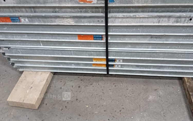 Autre Ensemble de 26 platelages galvanisés de marque Scafom, longueur 150 cm et largeu  319