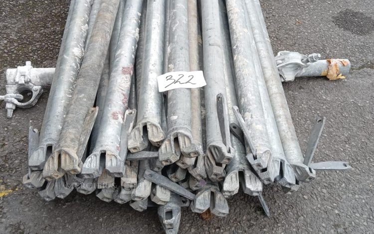 Autre Lot de 30 pièces  Montants 200 cm Scafon  323