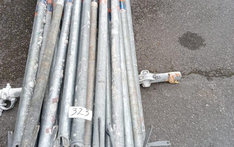 Autre Lot de 30 pièces  Montants 200 cm Scafon  324