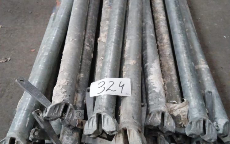 Autre Lot de 30 pièces  Montants 150 cm Scafon  325
