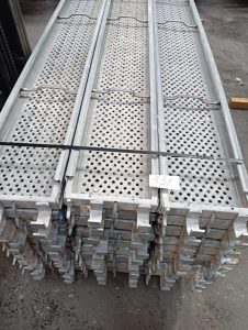 Autre Lot de 30 plateaux de 200 x 30 cm  Marque Scafon  332