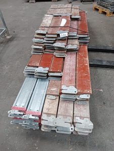 Autre Lot de 93 planches déchafaudage  marque Layer  350