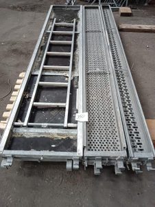 Autre Lot composé de 6 éléments déchafaudage  marque Scafon  351