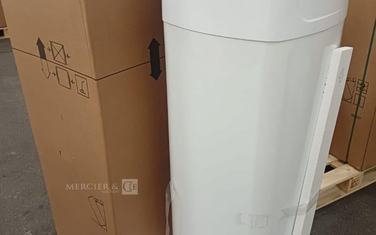 Autre Chauffe-eau électrique vertical modèle DHW LT 100, type TC 100 ZNT, marque Tiki,  369