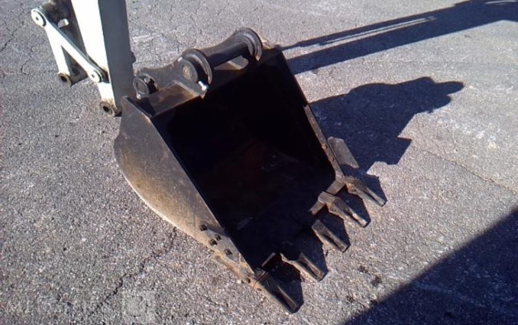 KUBOTA MINI PELLE TB160 C 5,775T 4771H AN2011 GRIS 50081